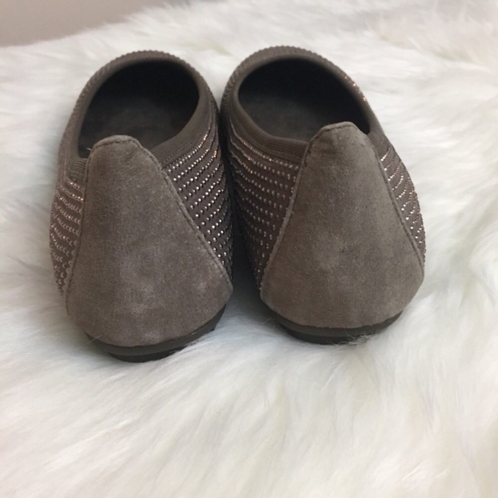 {✨ MAKE OFFER ✨ VIONIC} NWOB SPARK WILLOW TAUPE ORTHO FLA… - Picture 4 of 9